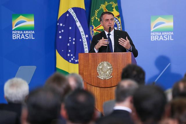 Decreto Cacs: Jair Bolsonaro  muda regras sobre armas